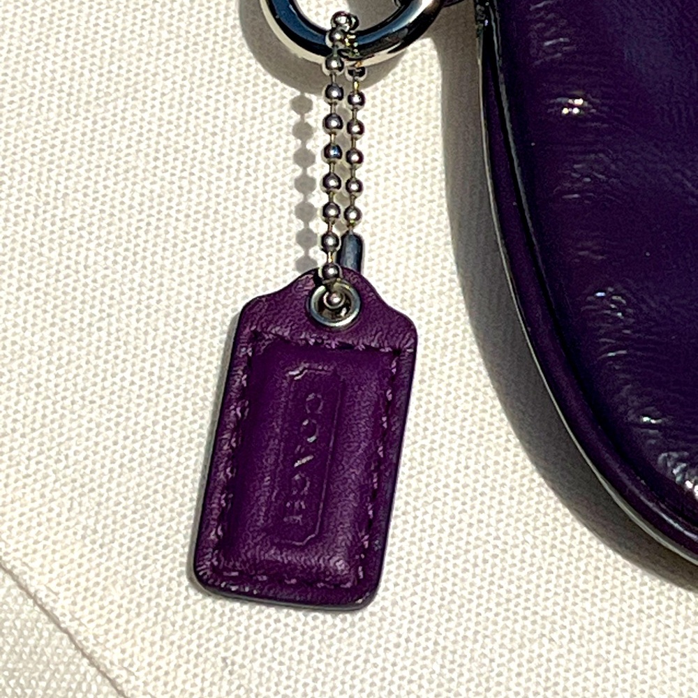 Coach Y2K VINTAGE Purple Plum Patent Leather Wristlet - Picture 7 of 13
